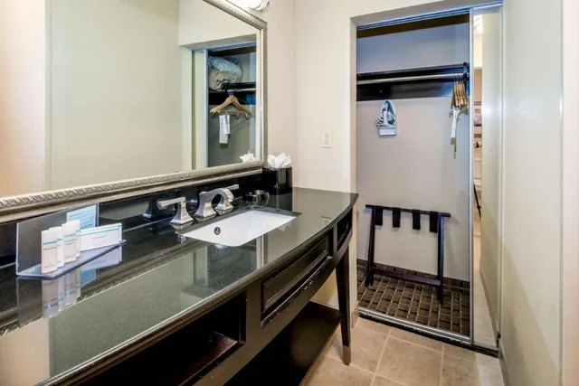 استوديو بسرير كينج مع أريكة لذوي الإعاقة، Hampton Inn Suites Montgomery 6/6