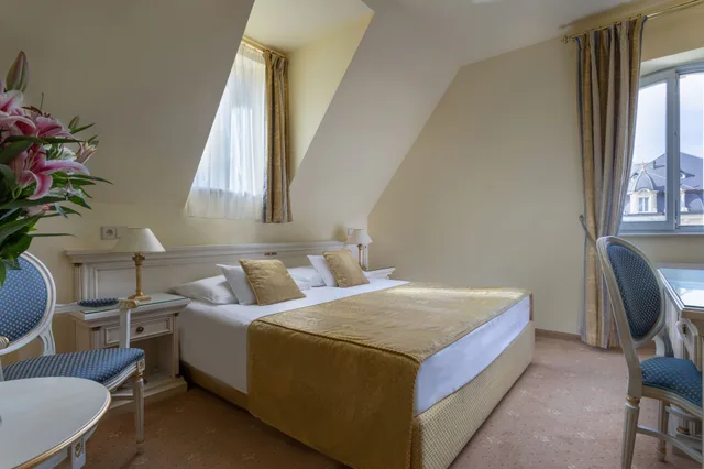غرفة سوبيريور بسرير كينج، Savoy Westend Hotel 3/6