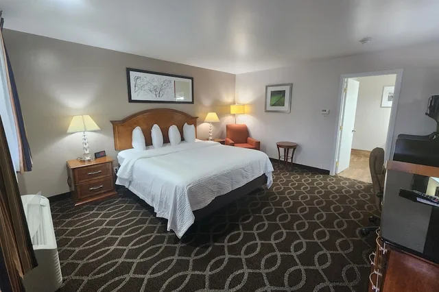 غرفة بسرير كوين لذوي الإعاقة، Ramada Bayside Inn and Suites 3/6