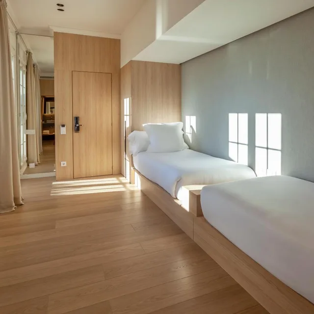 غرفة عائلية بشرفة، Astoria Hotel 8/10