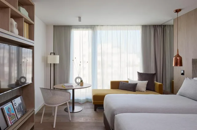 Me, Standard, Double Bed, Patio View، ME Barcelona 1/6