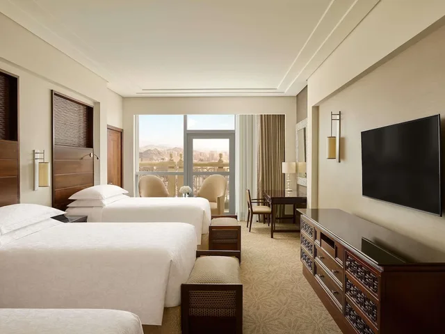 غرفة ثلاثية بثلاثة أسرّة بإطلالة على المدينة، فندق ساعة مكة فيرمونت(Makkah Clock Royal Tower A Fairmont Hotel) 5/10