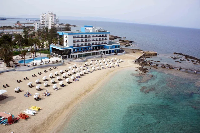 جناح جونيور مع أريكة، ARKIN PALM BEACH HOTEL 1/1