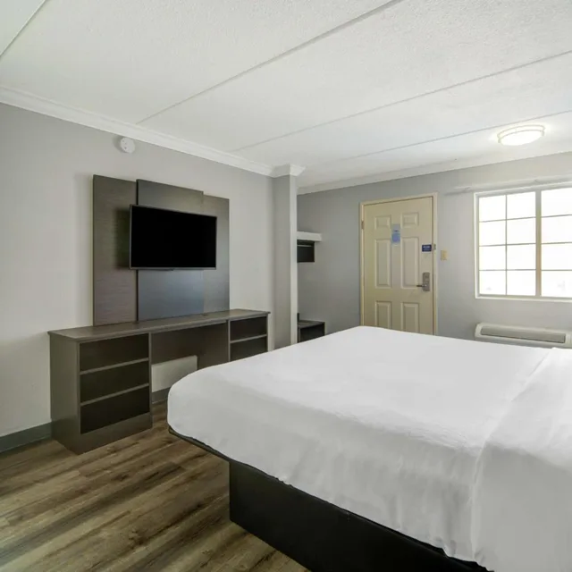 غرفة بسرير كينج لذوي الإعاقة، Motel6 San Antonio, TX – I-35 North Corridor 8/10