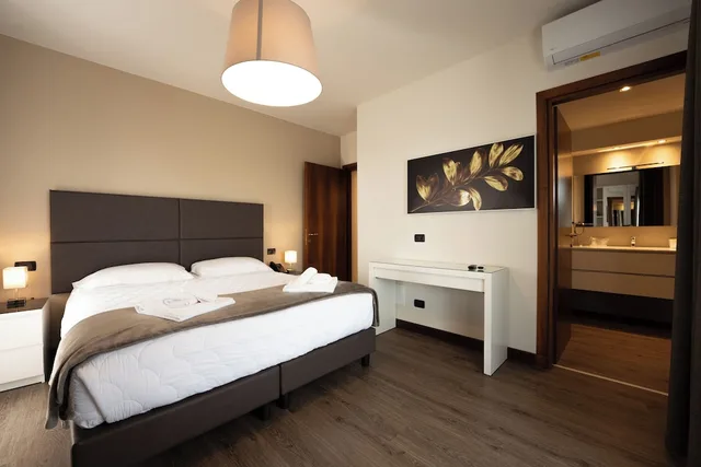 جناح فاخر بسرير كينج مع أريكة، Hotel Gardenia 1/10