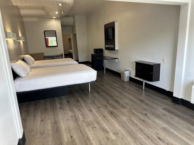 غرفة قياسية بسريرين كوين لذوي الإعاقة، Motel6 Globe, AZ 6/9