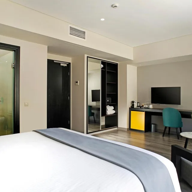 جناح جونيور بشرفة، Lozenge Hotel 10/10