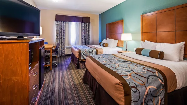 غرفة قياسية بسريرين كوين، Best Western Plus Seminole Hotel and Suites 1/2