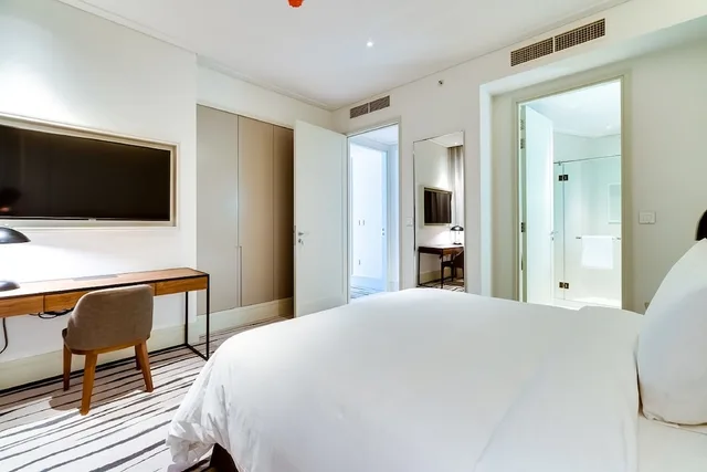 2 Bedrooms, Apartment, Queen Bed, Partial Burj View، Vida Residences Downtown 2/4