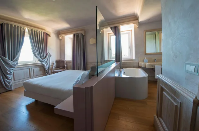 غرفة بريستيج بسرير مزدوج بإطلالة على البحر، Villa Lattanzi 3/10