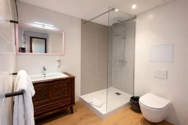 جناح بسرير مزدوج مع أريكة، Greet Hotel Limoges Nord 4/5