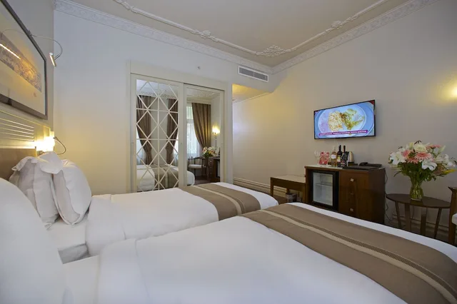 غرفة قياسية بسريرين منفصلين، TAXIM LOUNGE HOTEL 2/9