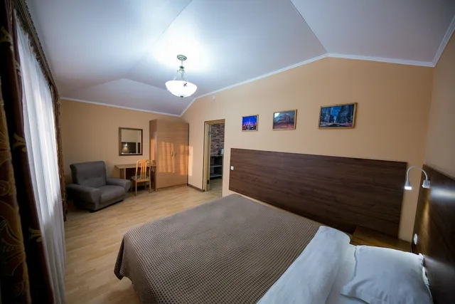 غرفة عائلية بسرير كوين وسريرين منفصلين بغرفتي نوم، Club-Hotel Flagman 3/6