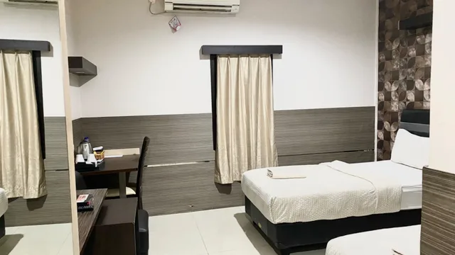 غرفة سوبيريور بسريرين منفصلين للمدخنين، Grand Krakatau Hotel Serang 3/4