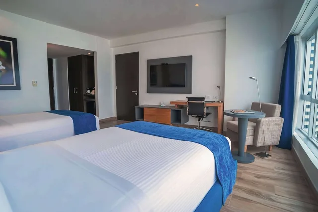غرفة بزنس بسريرين مزدوجين بإطلالة على النهر، Wyndham Guayaquil Puerto Santa Ana 3/5