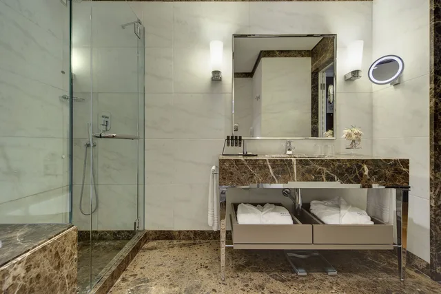 غرفة كلاسيكية بسرير كوين، Melia Genova 7/10
