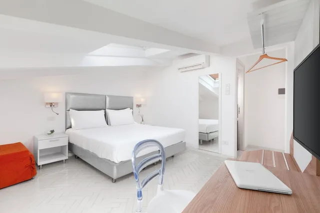 Room, Double Bed, Attic، Palazzo Tasso 5/10