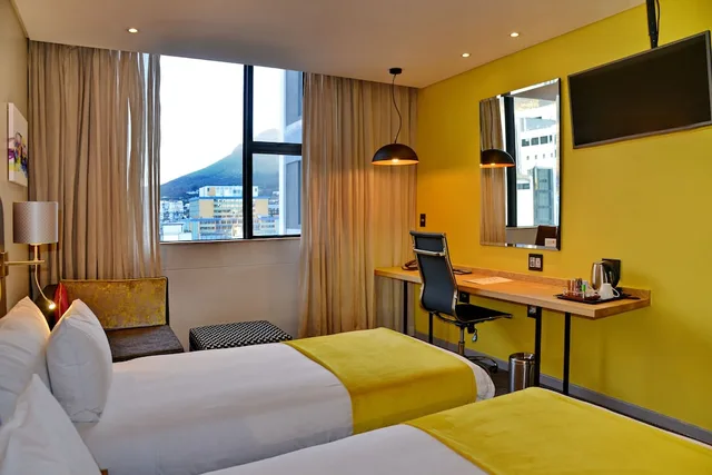 غرفة ديلوكس بسرير كينج بإطلالة على الجبل، Cresta Grande Cape Town 7/10