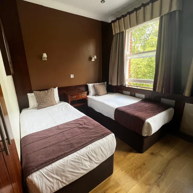 غرفة بسريرين منفصلين، Garden View Hotel 1/5