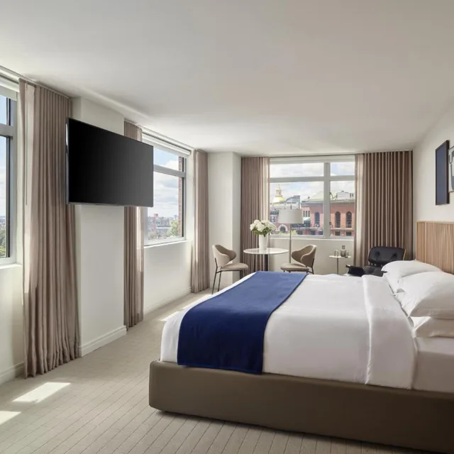 Premium, King Bed, City Skyline View، Hotel Aka Boston Common 1/6