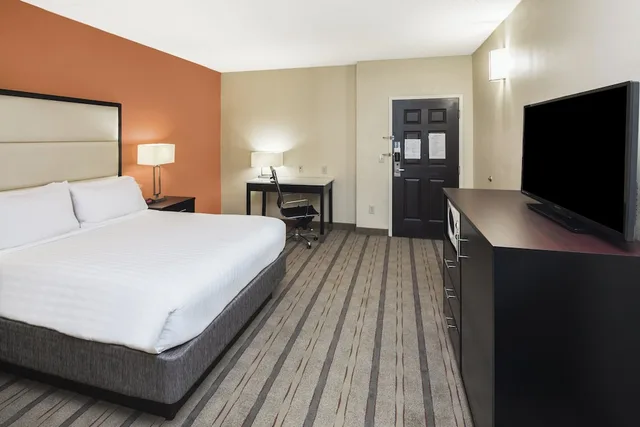 Suite, King and Queen Bed, Accessible, Holiday Inn Express And Suites Duluth Mall Area 1/4