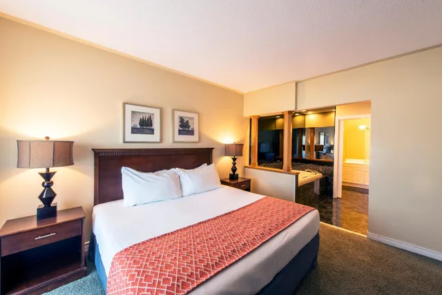 2 Bedrooms, Tower, Suite، Georgian Bay Hotel, Trademark Collection by Wyndham 1/1