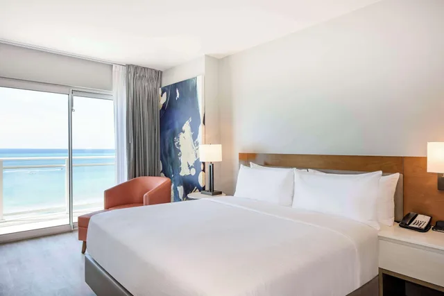 جناح بإطلالة على البحر بغرفة نوم واحدة في الطابق العلوي، Embassy Suites by Hilton Aruba Resort 3/8