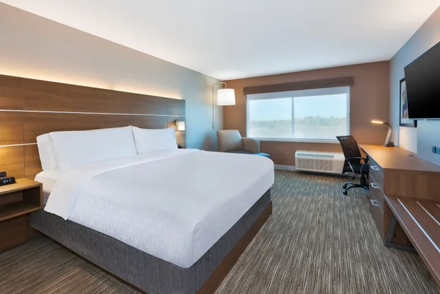 غرفة بسرير كينج لذوي الإعاقة، Holiday Inn Express And Suites Cedar Springs Grand Rapids North 1/2