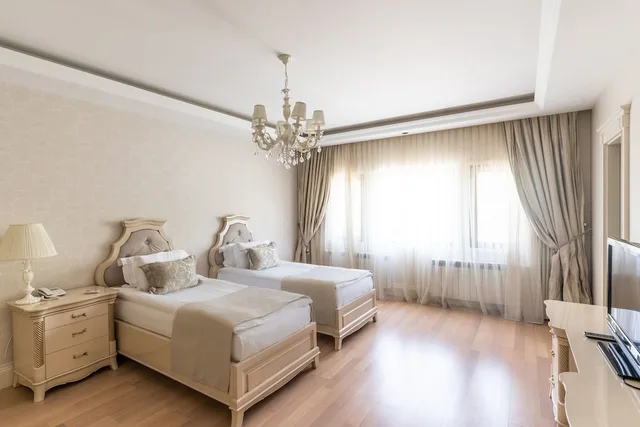 فيلا ملكية بسريرين كينج بـ4 غرف نوم بمسبح خاص، Qafqaz Riverside Resort Hotel 1/3