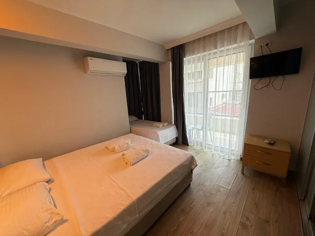 غرفة قياسية ثلاثية بثلاثة أسرّة، Romeo Beach Hotel 2/10