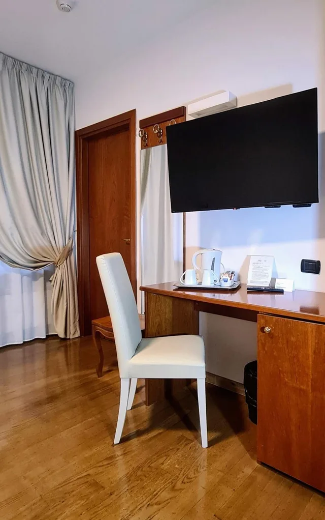 غرفة ثلاثية، Hotel La Villetta 5/7
