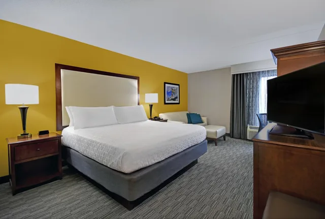 Suite, King Bed, Sofa, Accessible, Holiday Inn Express and Suites Cincinnati Riverfront, an IHG Hotel 2/3