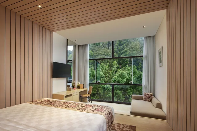 Studio, King Bed, Hill Side، Padma Hotel Bandung 2/4