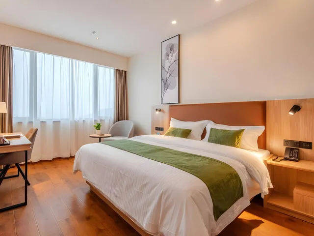 غرفة بسرير كينج وسرير كوين بإطلالة، GreenTree Inn Hefei Changjiang West Road Zhenxing Road Subway Station Jiaqiao Yueshan International 1/1