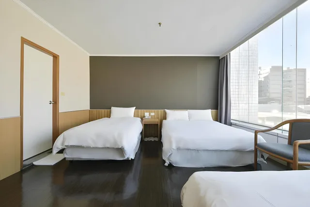 جناح عائلي بسرير فردي بإطلالة على المدينة بغرفة نوم واحدة، Back Home Hotel 3/3