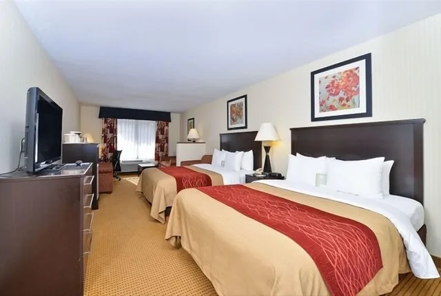 غرفة قياسية بسريرين كوين، Quality Inn Suites Farmington 2/5