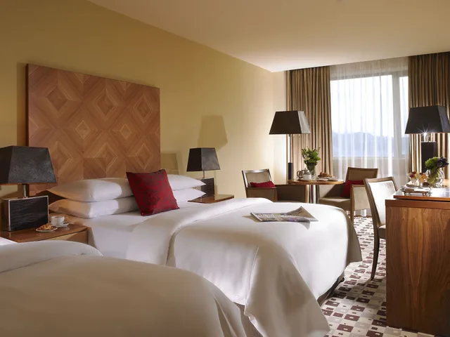 Classic, Triple, 1 Double and 1 Single Bed, The Connacht Hotel 1/2