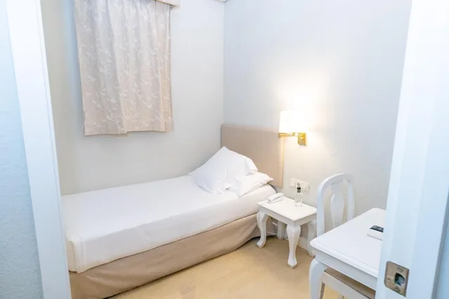 غرفة مفردة، Hotel Niza 4/6