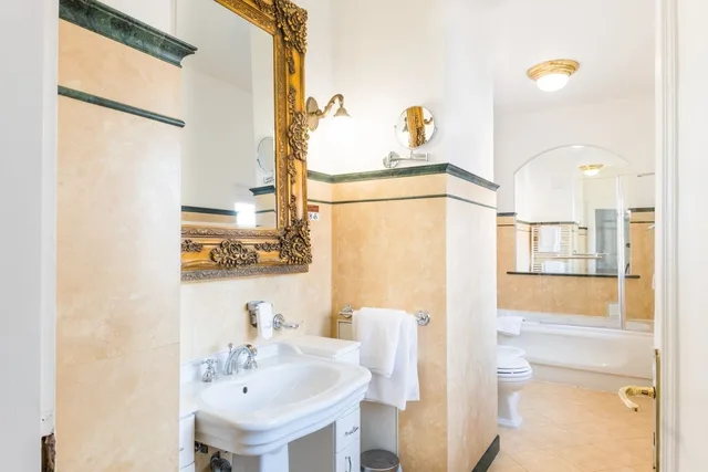 غرفة رباعية بسرير كوين وسريرين منفصلين، Hotel Bologna 8/9