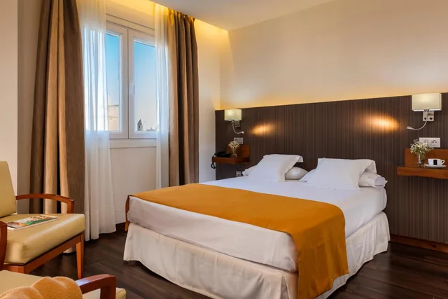 غرفة عائلية مع أريكة، Hotel de Francia Y Paris 1/2
