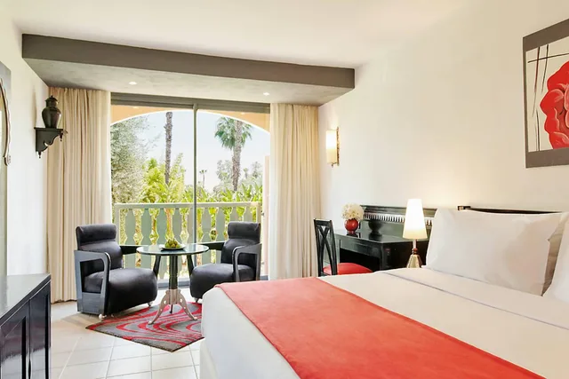 غرفة غراند سوبيريور بسرير كينج بإطلالة على الحديقة، Marriott Meridien N'fis 1/10