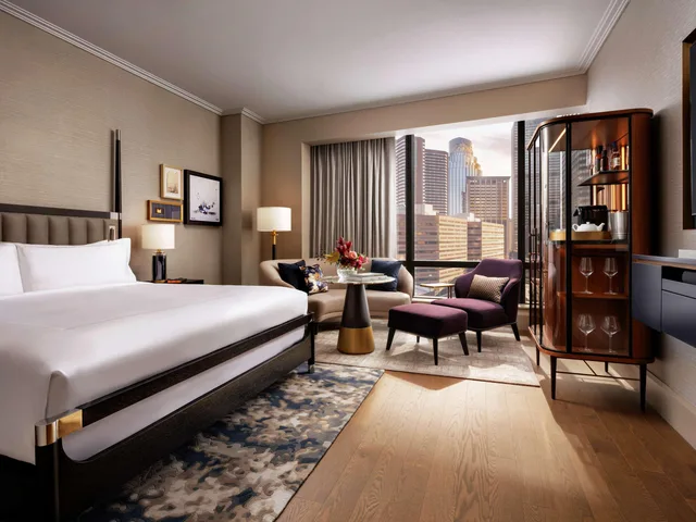 غرفة غراند بسرير مزدوج، Raffles Boston 1/3
