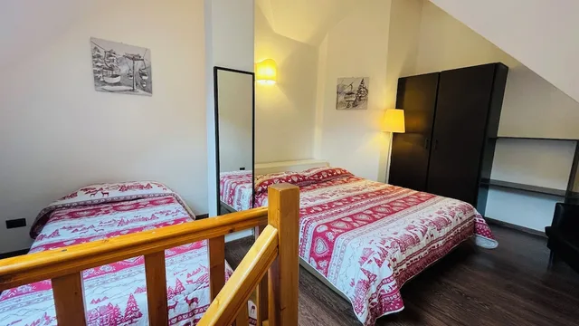 دوبلكس بسرير كينج وسرير فردي بغرفة نوم واحدة مع أريكة، Residence villa Frejus 3/10