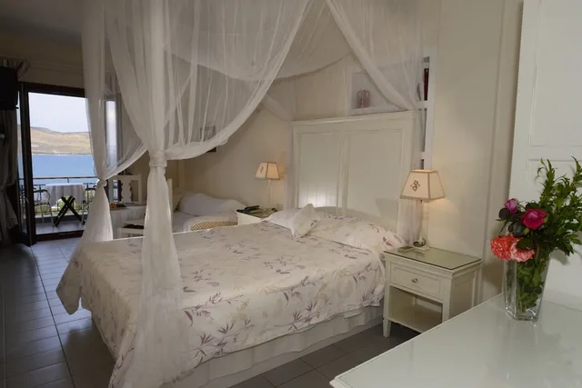 غرفة سوبيريور بسرير مزدوج بإطلالة على البحر بغرفة نوم واحدة، Clara Hotel 2/4