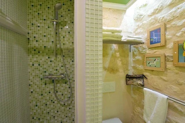 Green, Valley, Studio, Suite، Les Patios Du Marais 3/4