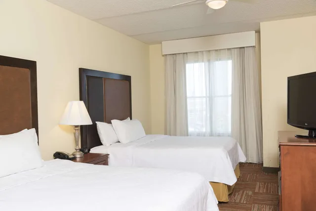 جناح بسريرين كوين مع أريكة لذوي الإعاقة، Homewood Suites By Hilton Lexington Hamburg 2/4