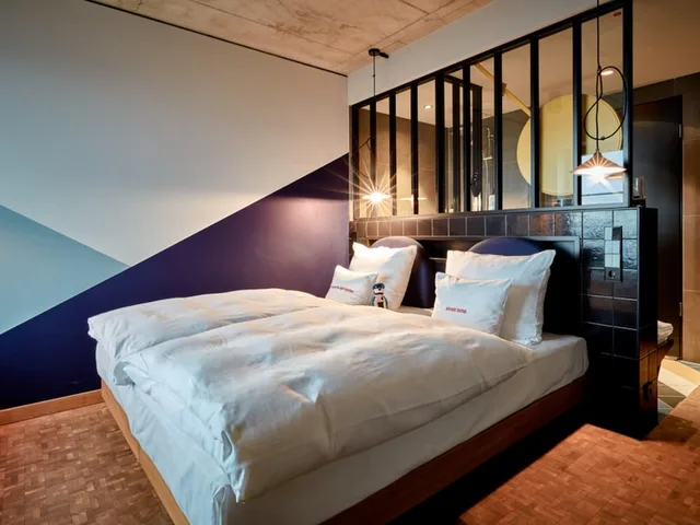 Sky, Plus, Double Bed، 25Hours Hotel Das Tour 3/7