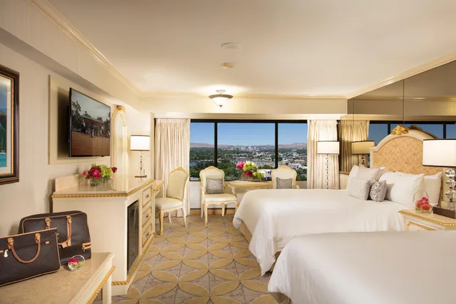 Deluxe, Peppermill Resort Spa Casino, WorldHotels Elite 2/2