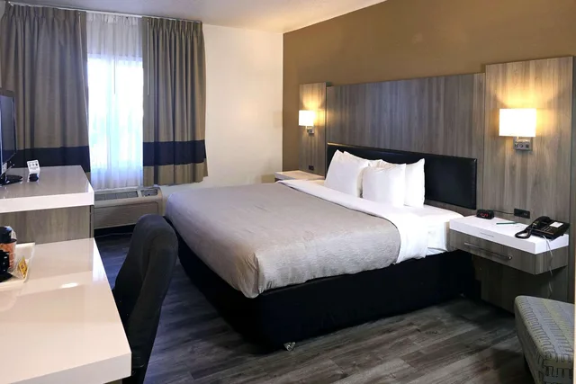 غرفة بسرير مزدوج لذوي الإعاقة، Quality Inn & Suites Longview Kelso 2/3