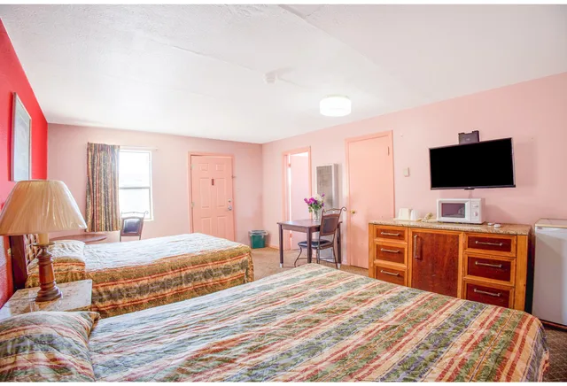 غرفة رباعية بسريرين كوين، Sands Motel By OYO El Paso near Airport 2/3